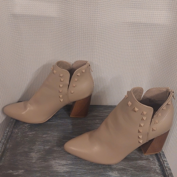 Mari A. Norma Taupe/ tan Chunky Block Heel Studded Booties - Picture 3 of 12